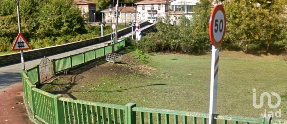 Terreno urbano de 3.075 m² en Zaramillo (48820)