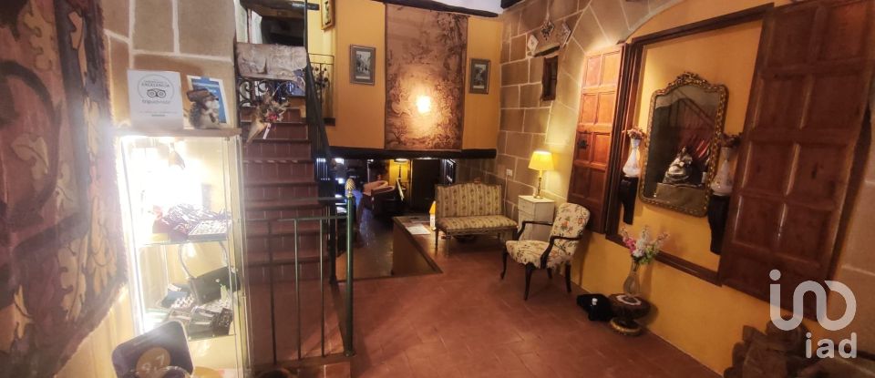 Casa rural 6 habitaciones de 432 m² en Valderrobres (44580)