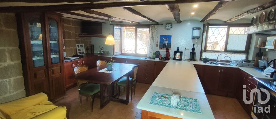 Casa rural 6 habitaciones de 432 m² en Valderrobres (44580)