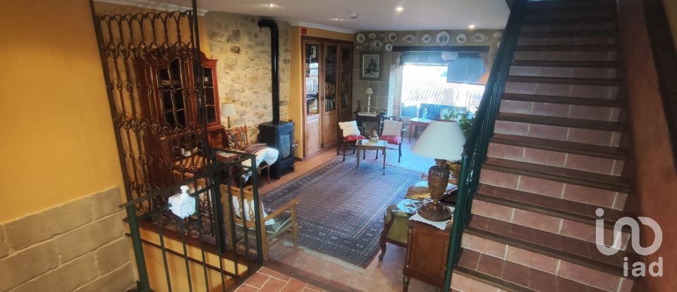 Casa rural 6 habitaciones de 432 m² en Valderrobres (44580)