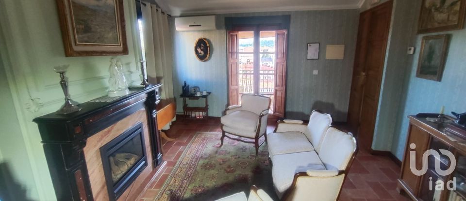 Casa rural 6 habitaciones de 432 m² en Valderrobres (44580)