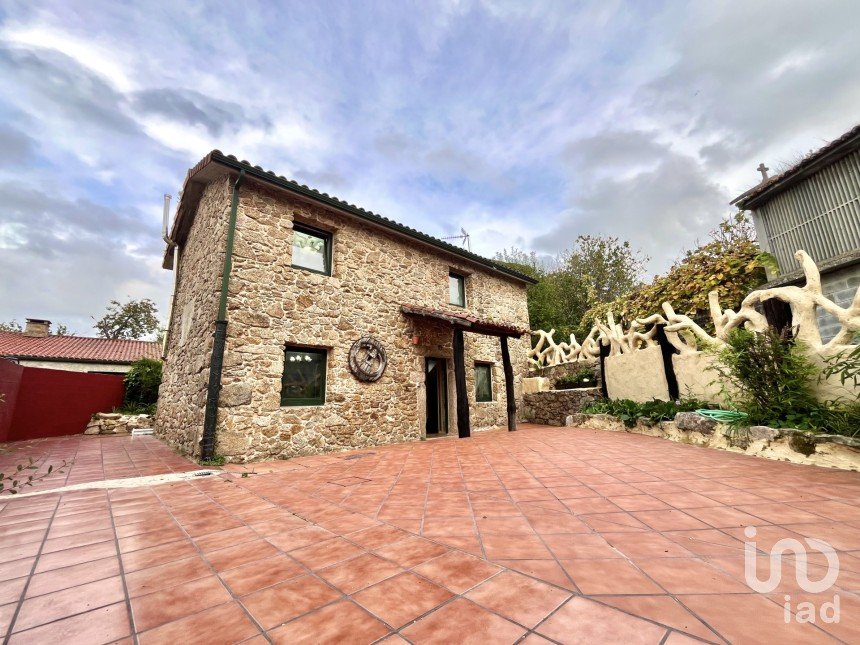 Casa 2 habitaciones de 120 m² en Celas (15198)