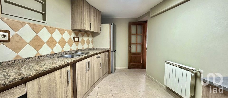 Casa 2 habitaciones de 120 m² en Celas (15198)