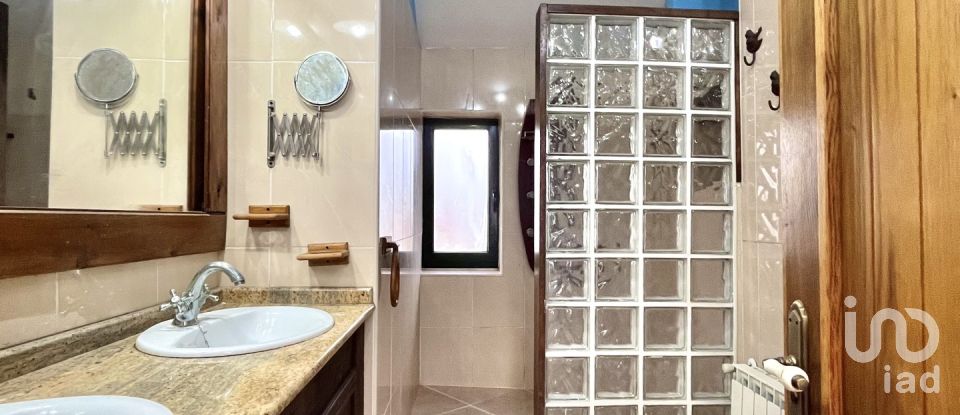 Casa 2 habitaciones de 120 m² en Celas (15198)