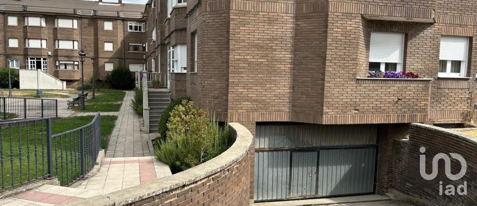 Pis 3 habitacions de 85 m² a La Pola de Gordón (24600)