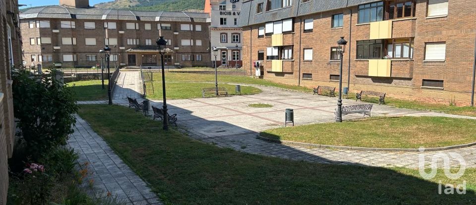 Pis 3 habitacions de 85 m² a La Pola de Gordón (24600)