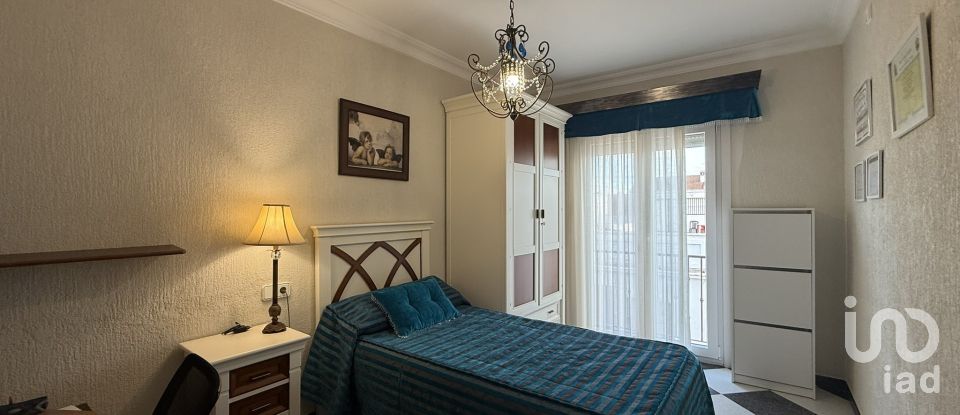 Piso 4 habitaciones de 129 m² en Lepe (21440)