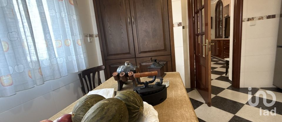 Piso 4 habitaciones de 129 m² en Lepe (21440)