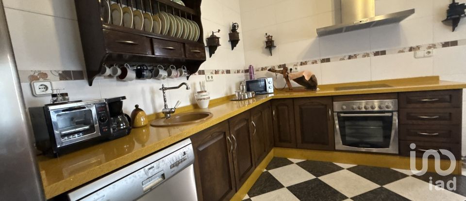 Piso 4 habitaciones de 129 m² en Lepe (21440)