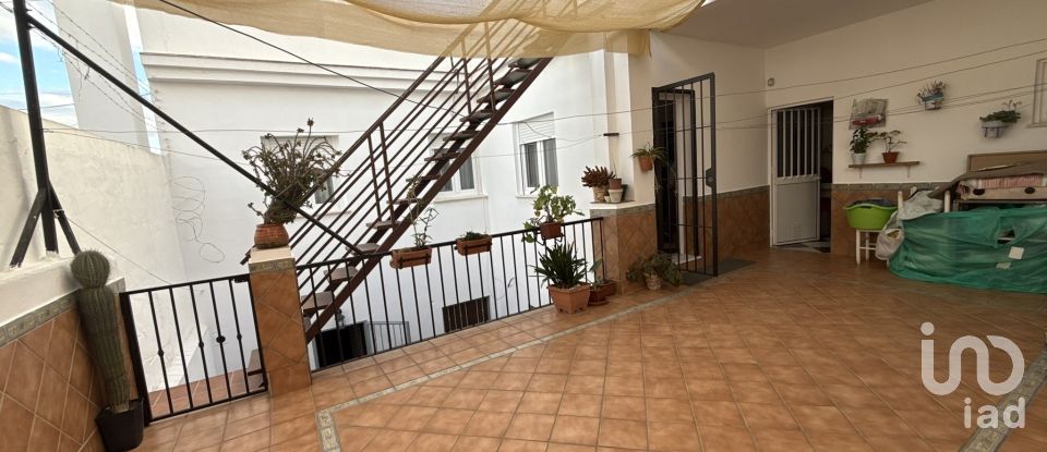 Piso 4 habitaciones de 129 m² en Lepe (21440)