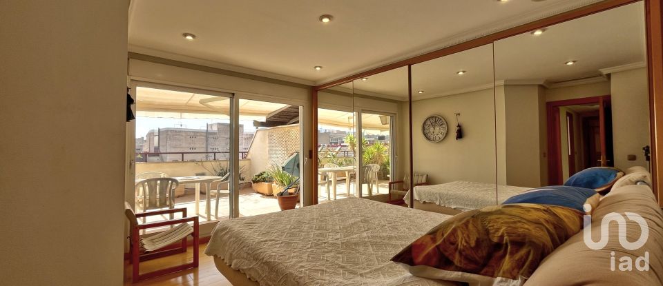 Pis 6 habitacions de 230 m² a Elda (03600)