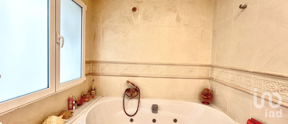 Pis 6 habitacions de 230 m² a Elda (03600)