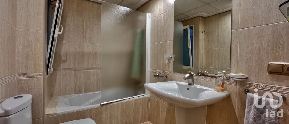 Pis 6 habitacions de 230 m² a Elda (03600)