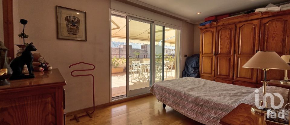 Pis 6 habitacions de 230 m² a Elda (03600)