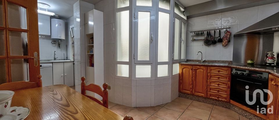 Pis 6 habitacions de 230 m² a Elda (03600)