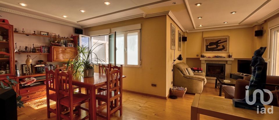 Pis 6 habitacions de 230 m² a Elda (03600)