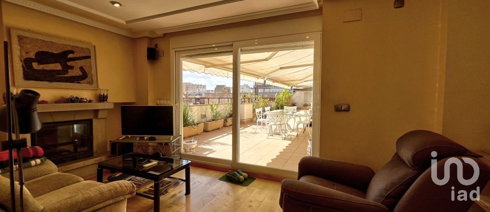 Pis 6 habitacions de 230 m² a Elda (03600)