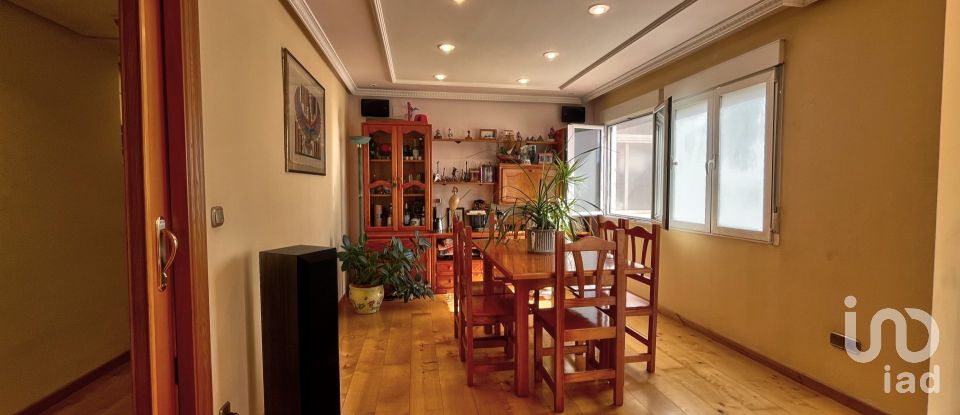 Pis 6 habitacions de 230 m² a Elda (03600)