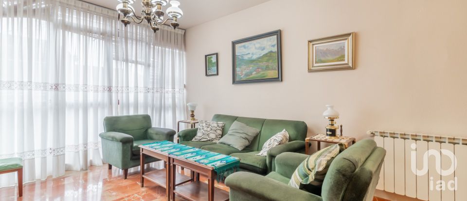 Pis 3 habitacions de 81 m² a Madrid (28026)