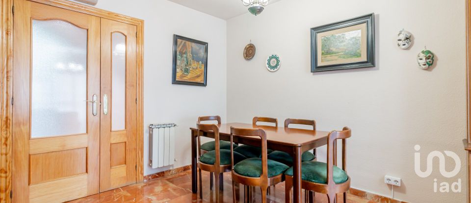 Pis 3 habitacions de 81 m² a Madrid (28026)