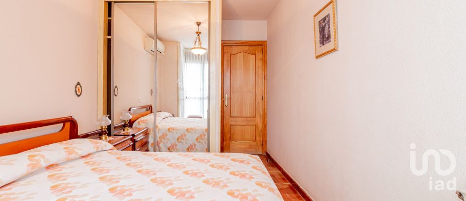 Pis 3 habitacions de 81 m² a Madrid (28026)
