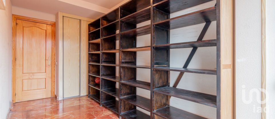 Pis 3 habitacions de 81 m² a Madrid (28026)