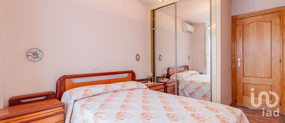 Pis 3 habitacions de 81 m² a Madrid (28026)