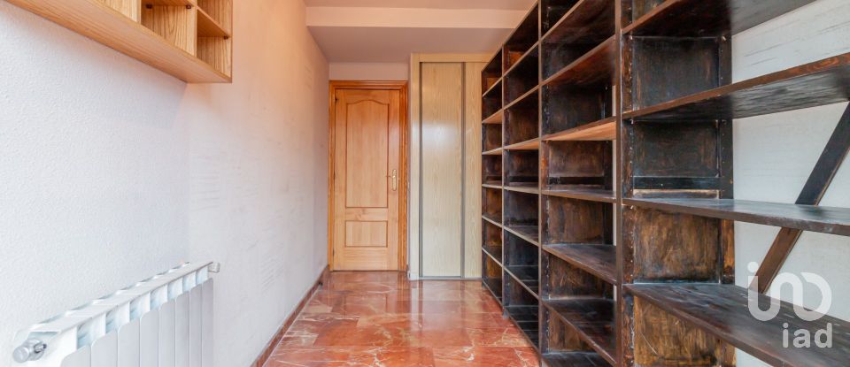 Pis 3 habitacions de 81 m² a Madrid (28026)