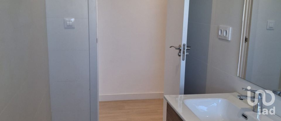 Pis 3 habitacions de 96 m² a Terrassa (08224)