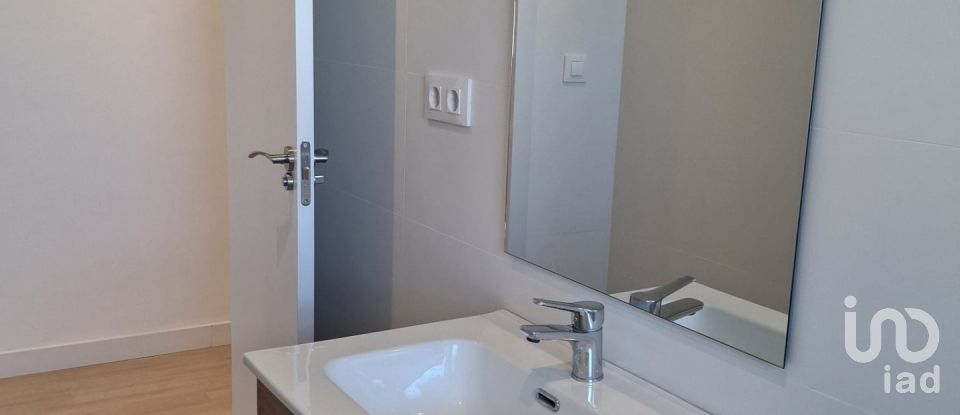 Pis 3 habitacions de 96 m² a Terrassa (08224)