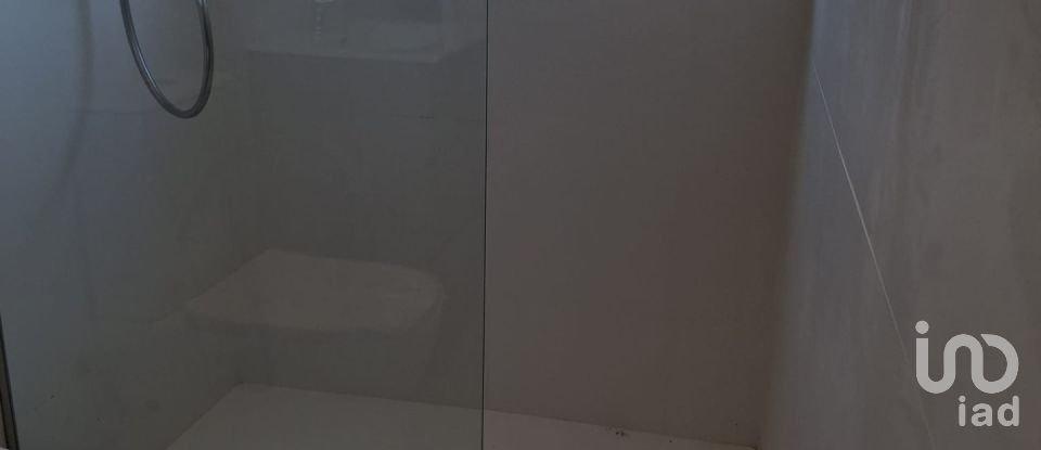 Pis 3 habitacions de 96 m² a Terrassa (08224)