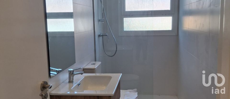 Pis 3 habitacions de 96 m² a Terrassa (08224)