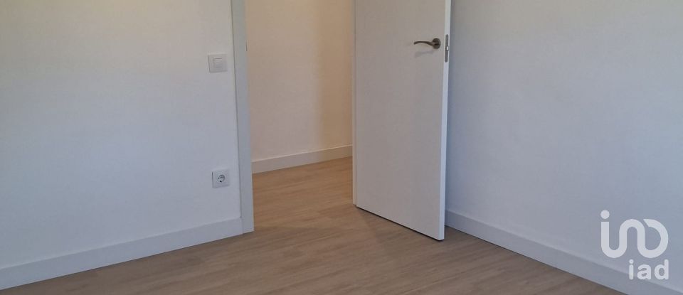 Pis 3 habitacions de 96 m² a Terrassa (08224)