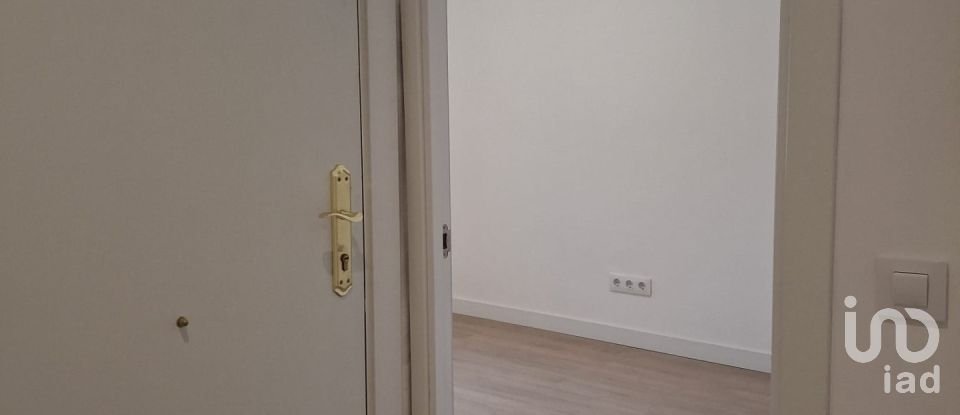 Pis 3 habitacions de 96 m² a Terrassa (08224)