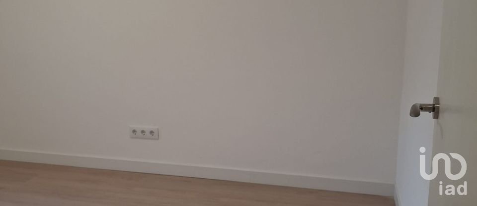 Pis 3 habitacions de 96 m² a Terrassa (08224)