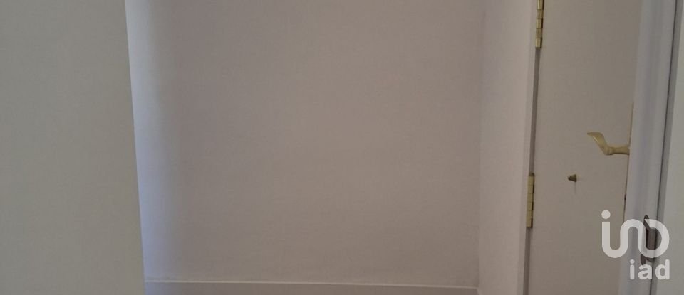 Pis 3 habitacions de 96 m² a Terrassa (08224)