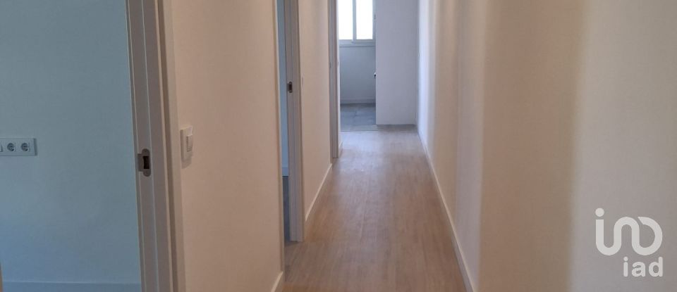 Pis 3 habitacions de 96 m² a Terrassa (08224)