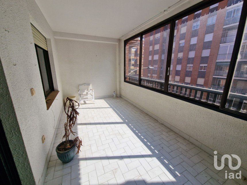 Pis 3 habitacions de 100 m² a León (24005)