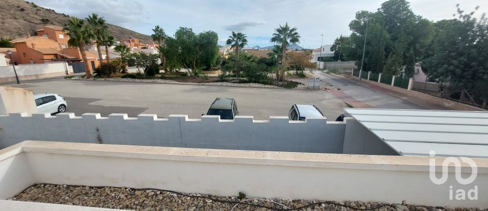 Casa 4 habitaciones de 124 m² en Baños (30626)