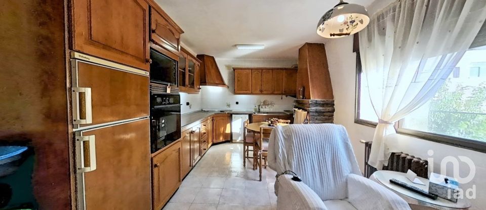 Casa de pueblo 6 habitaciones de 500 m² en Alfés (25161)