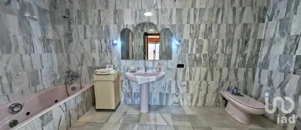 Casa de pueblo 6 habitaciones de 500 m² en Alfés (25161)