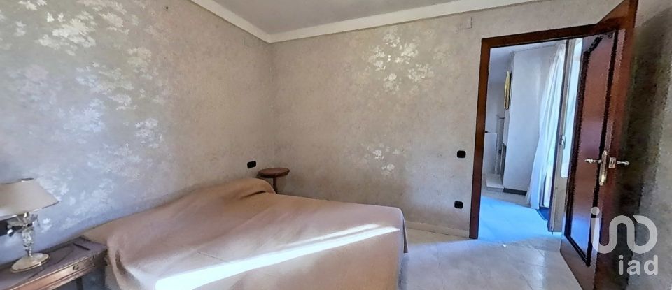 Casa de pueblo 6 habitaciones de 500 m² en Alfés (25161)