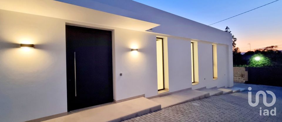 Cottage 3 bedrooms of 213 m² in Busot (03111)