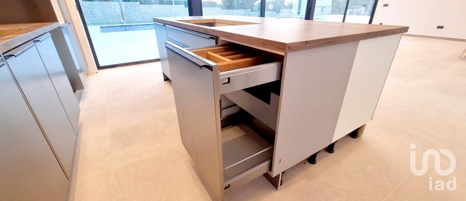 Cottage 3 bedrooms of 213 m² in Busot (03111)