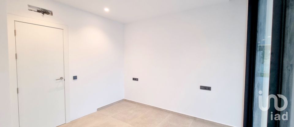 Cottage 3 bedrooms of 213 m² in Busot (03111)