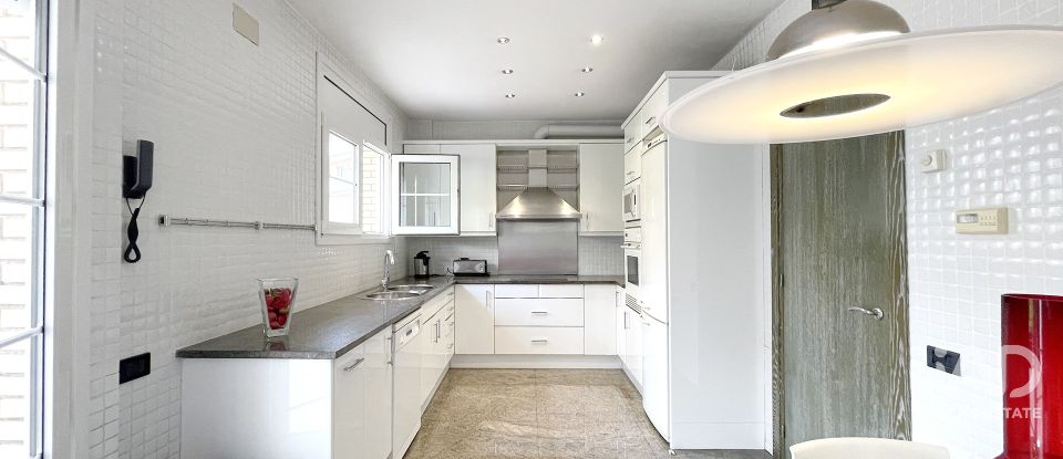 Casa 4 habitaciones de 298 m² en Manresa (08242)