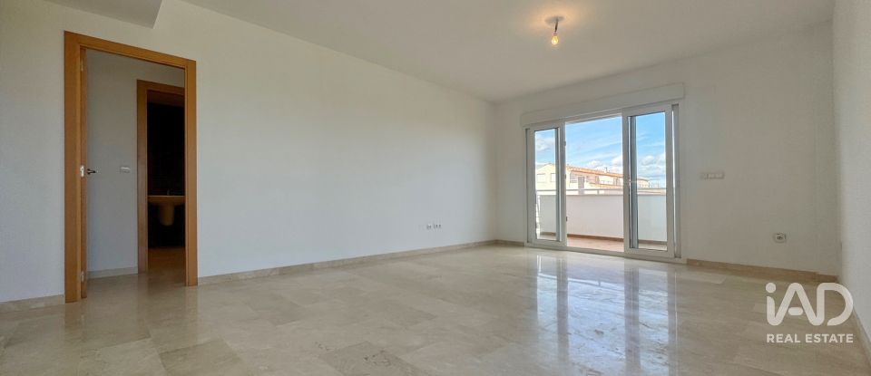 Piso 3 habitaciones de 122 m² en Pego (03780)