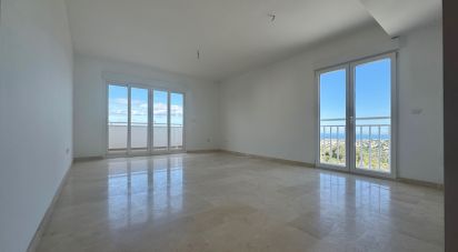 Piso 3 habitaciones de 122 m² en Pego (03780)