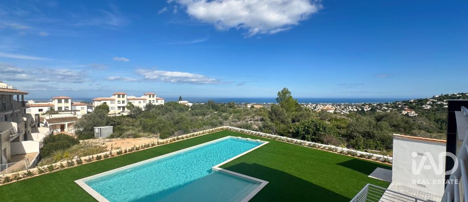 Piso 3 habitaciones de 122 m² en Pego (03780)