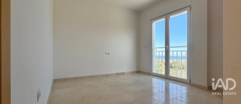 Piso 3 habitaciones de 122 m² en Pego (03780)